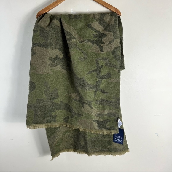 GAP Camo Green Recycled Brushed Scarf 200x50 cm NWT Soft Cozy oversized Unisex - Picture 1 of 6